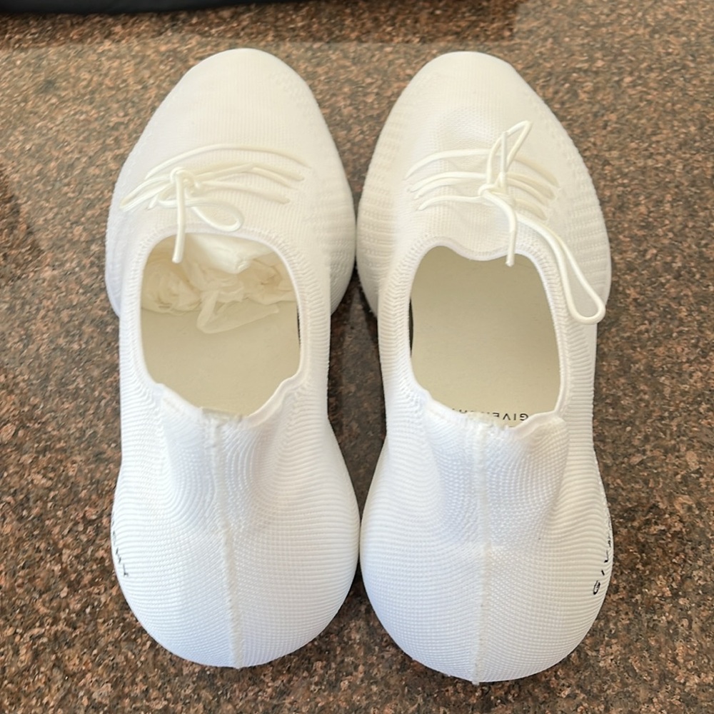 GIVECHY MEN’S/LADIES WHITE KNIT SNEAKERS-39-AMAZING-EUC-BOX-DUST BAG! - Picture 15 of 16